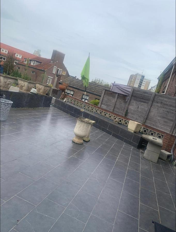 Private Room In The Centre Of Tilburgo Exterior foto